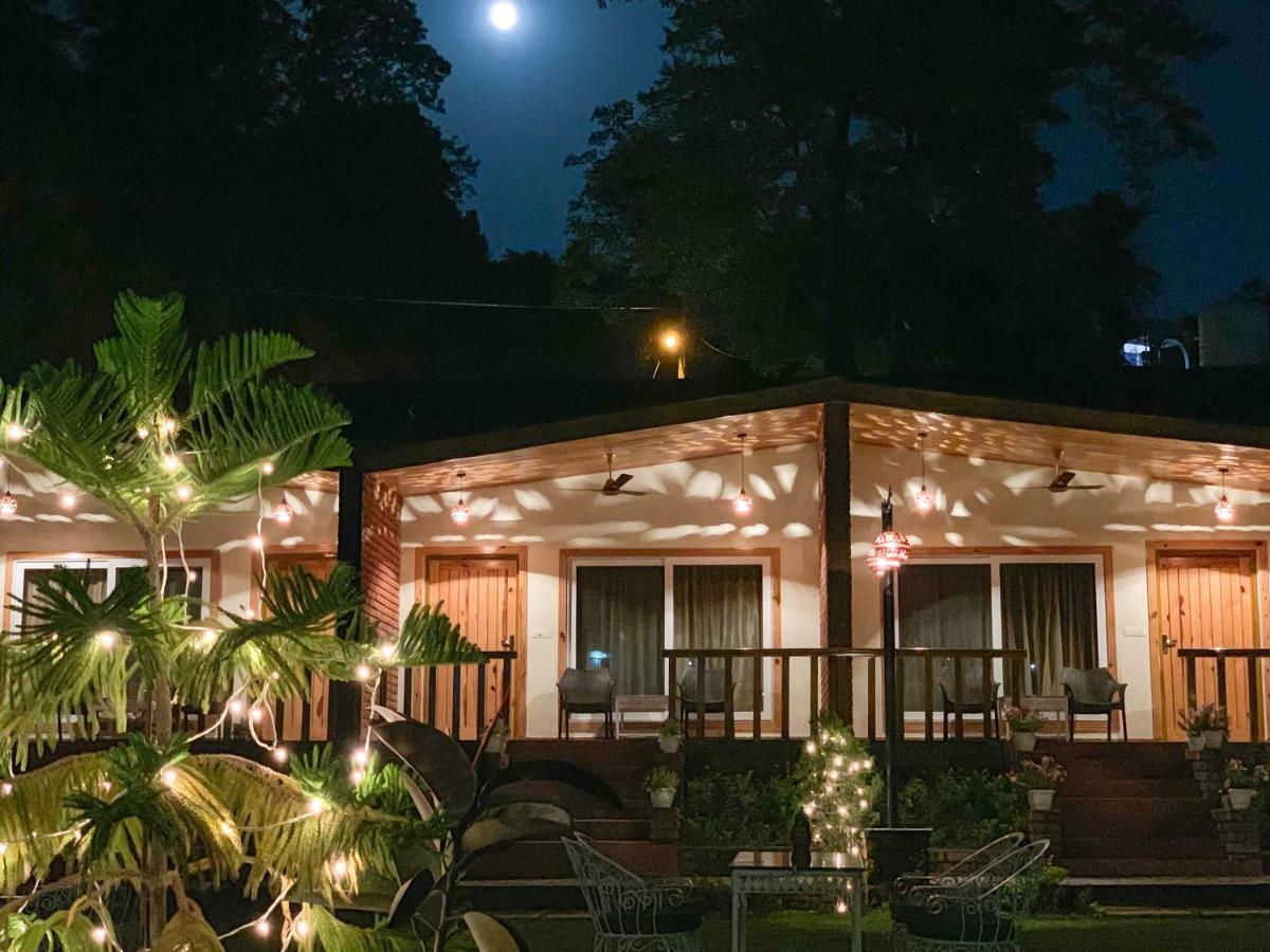 The River S Edge Farm Hotel Dehradun Exterior foto